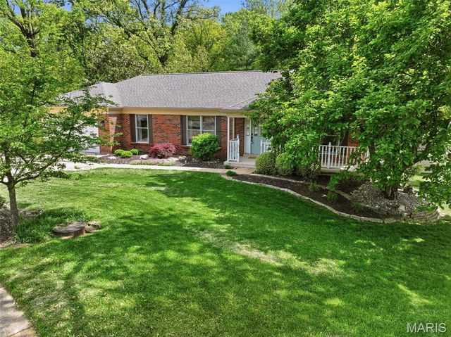 5460 Casa Royale Drive, St Louis, MO 63129