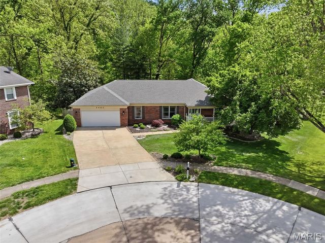 5460 Casa Royale Drive, St Louis, MO 63129