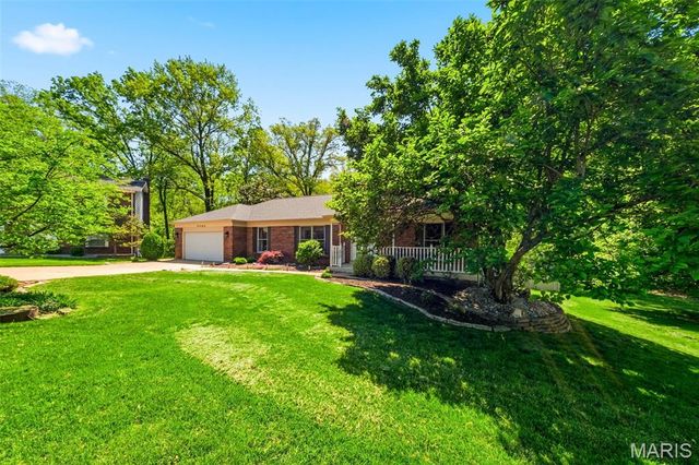 5460 Casa Royale Drive, St Louis, MO 63129