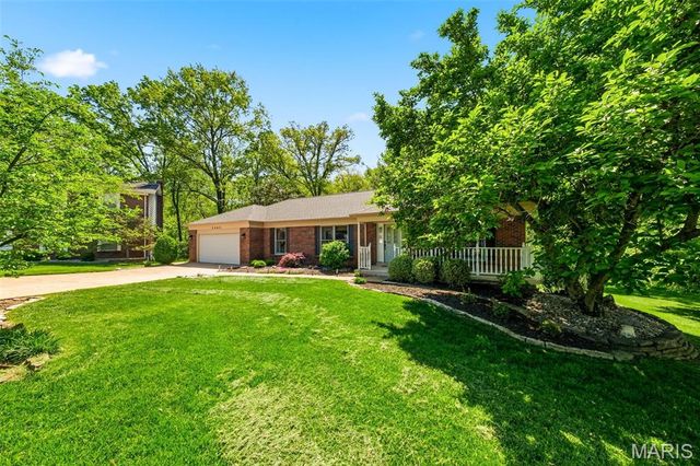5460 Casa Royale Drive, St Louis, MO 63129