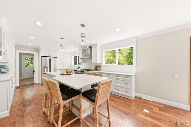 5460 Casa Royale Drive, St Louis, MO 63129