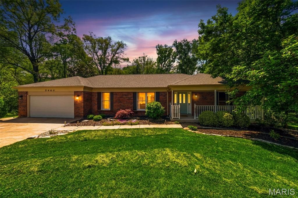 5460 Casa Royale Drive, St Louis, MO 63129