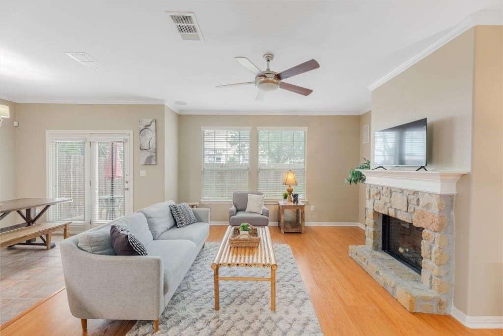 1101 E Parmer LN 302, Austin, TX 78753