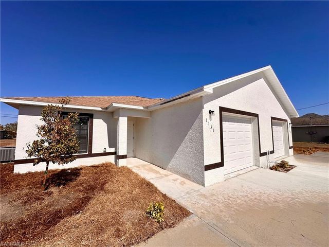 1131 SW 16th TER, Cape Coral, FL 33991