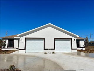 1131 SW 16th TER, Cape Coral, FL 33991