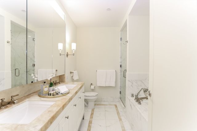 400 Stuart 18C, Boston, MA 02116