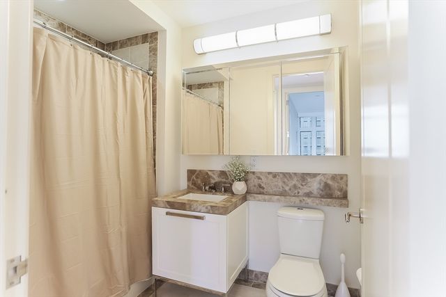 400 Stuart 18C, Boston, MA 02116