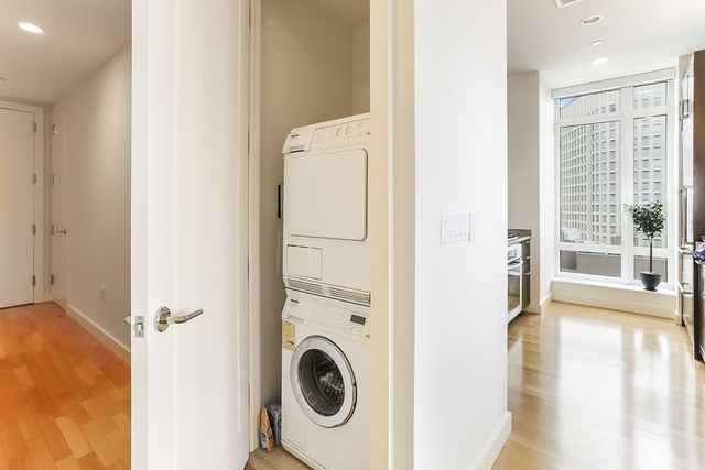 400 Stuart 18C, Boston, MA 02116