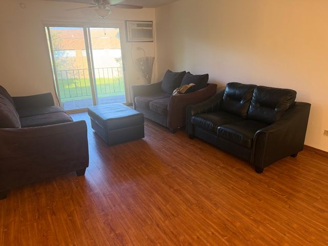 510 Hill Drive 207, Hoffman Estates, IL 60194