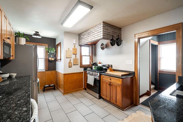 1015 S 76th STREET, West Allis, WI 53214