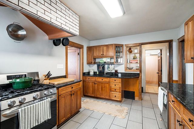 1015 S 76th STREET, West Allis, WI 53214