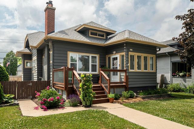 1015 S 76th STREET, West Allis, WI 53214