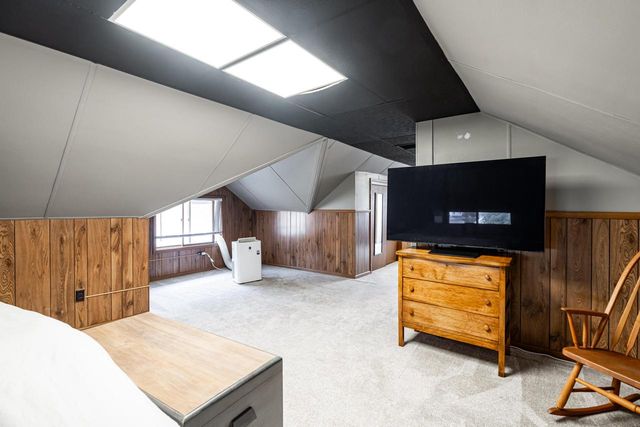 1015 S 76th STREET, West Allis, WI 53214