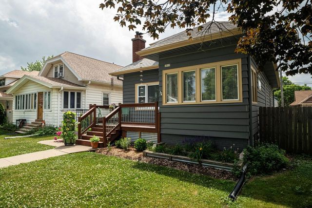 1015 S 76th STREET, West Allis, WI 53214