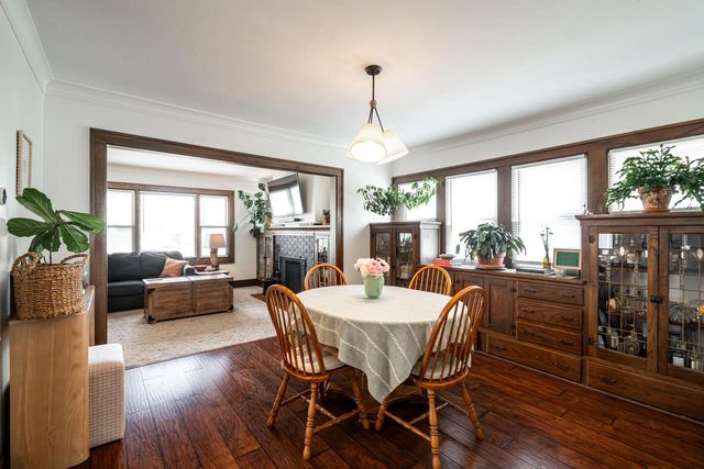 1015 S 76th STREET, West Allis, WI 53214