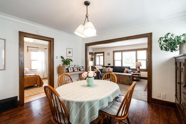 1015 S 76th STREET, West Allis, WI 53214
