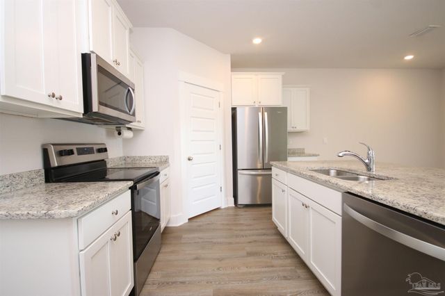 5788 Danbury Blvd, Pace, FL 32571