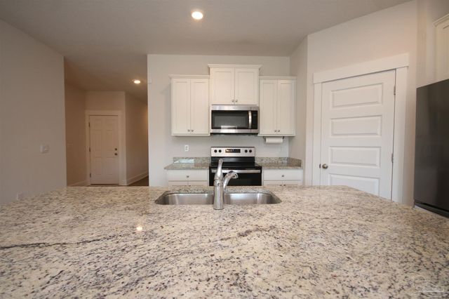 5788 Danbury Blvd, Pace, FL 32571