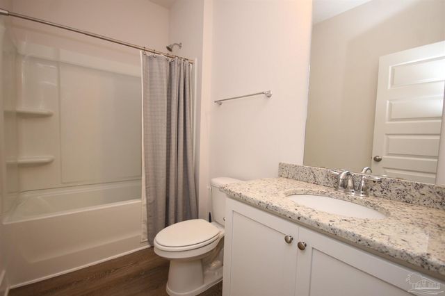 5788 Danbury Blvd, Pace, FL 32571