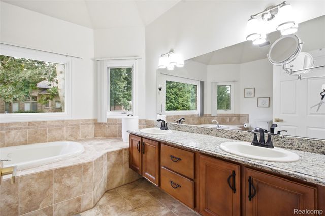 55744 Lancewood Drive, Shelby Charter Township, MI 48316