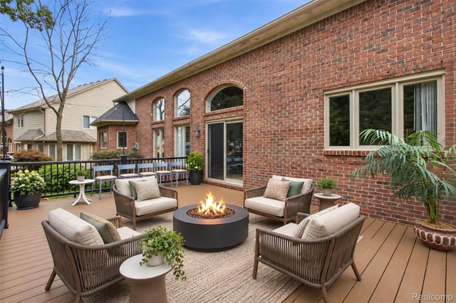 55744 Lancewood Drive, Shelby Charter Township, MI 48316