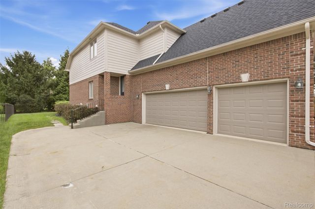 55744 Lancewood Drive, Shelby Charter Township, MI 48316