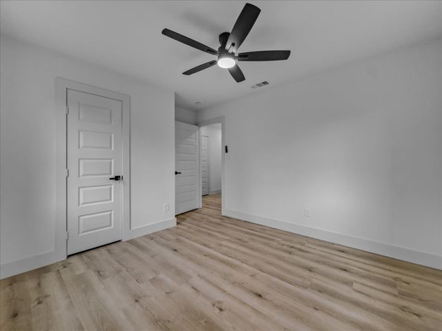 802 Nl Robinson Drive, Arlington, TX 76011