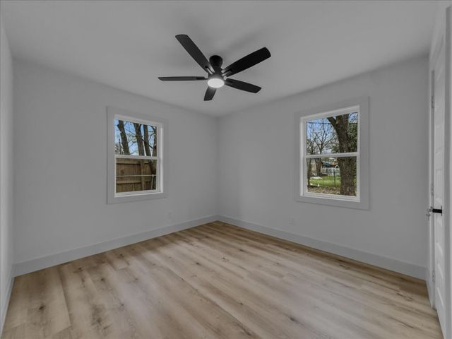 802 Nl Robinson Drive, Arlington, TX 76011