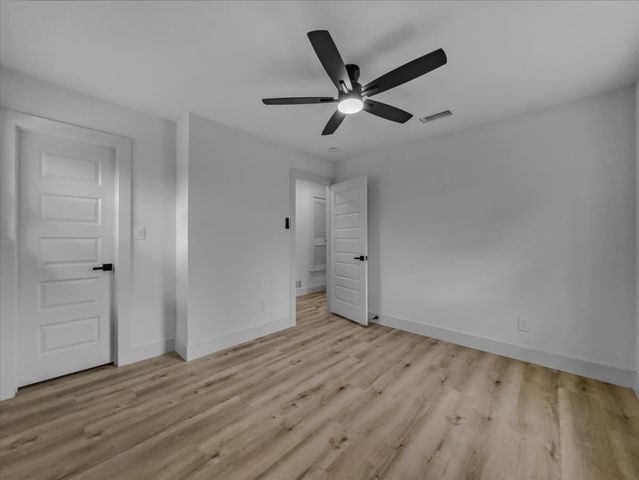 802 Nl Robinson Drive, Arlington, TX 76011