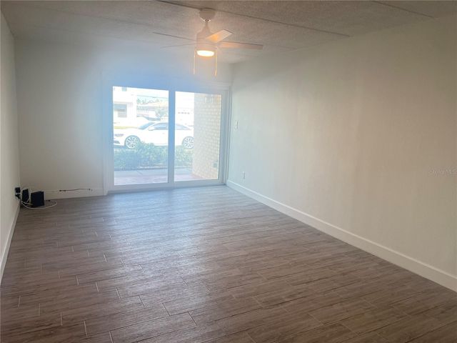 10365 PARADISE BOULEVARD 27, St Petersburg, FL 33706