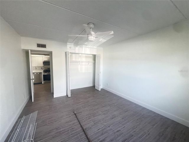 10365 PARADISE BOULEVARD 27, St Petersburg, FL 33706