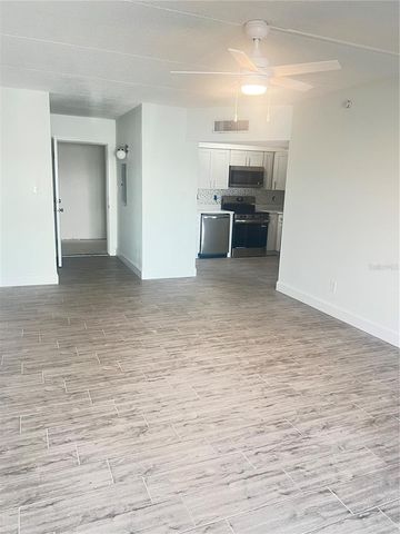 10365 PARADISE BOULEVARD 27, St Petersburg, FL 33706