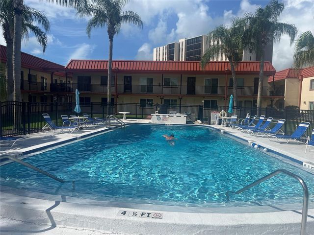 10365 PARADISE BOULEVARD 27, St Petersburg, FL 33706
