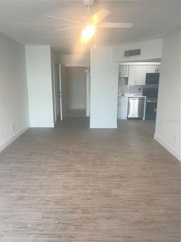 10365 PARADISE BOULEVARD 27, St Petersburg, FL 33706