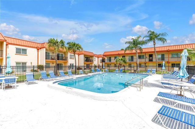 10365 PARADISE BOULEVARD 27, St Petersburg, FL 33706
