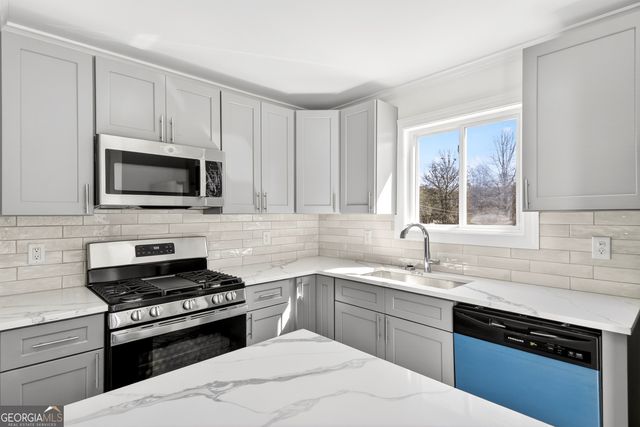 3074 Hidden Lake Drive, Duluth, GA 30096