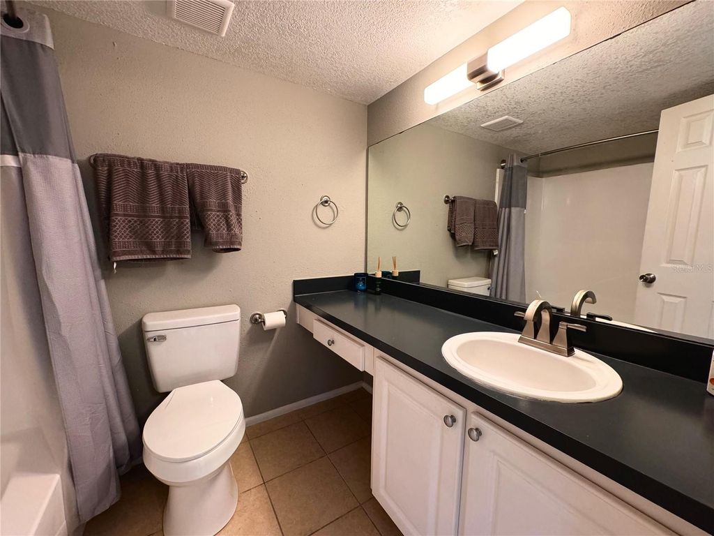 Image 8 of property listing at 120 BLUE POINT WAY 320, Altamonte Springs, FL 32701