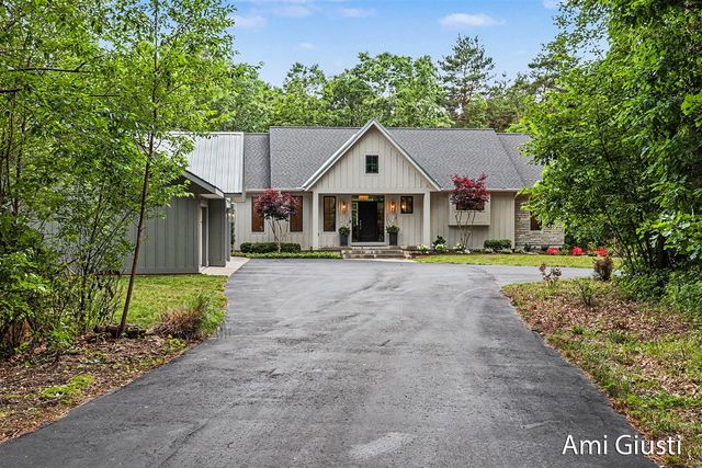 7639 Blakely Drive, Rockford, MI 49341