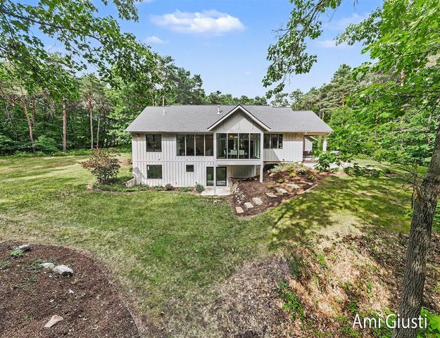 7639 Blakely Drive, Rockford, MI 49341