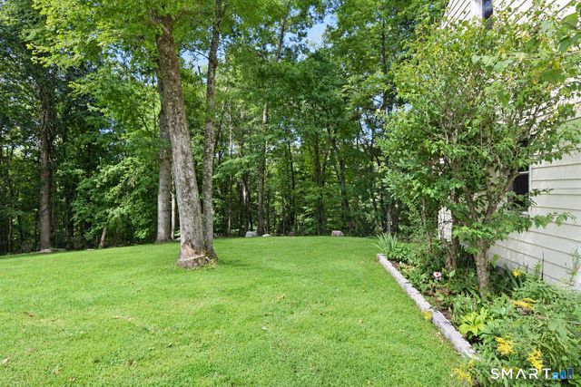 22 Peaceable Street A, Redding, CT 06896