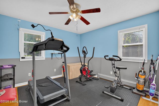 1267 Lipps Ln, Louisville, KY 40219