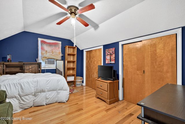 1267 Lipps Ln, Louisville, KY 40219