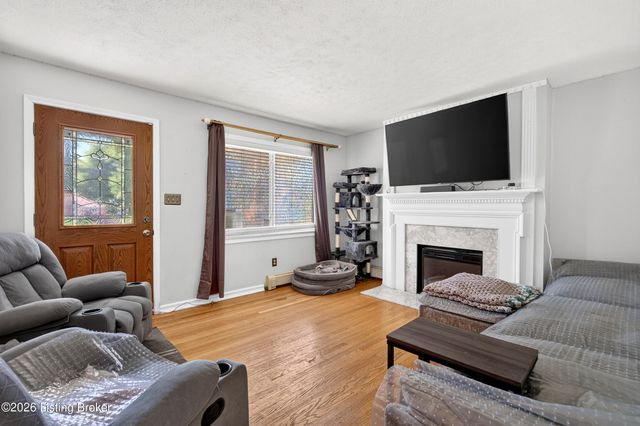 1267 Lipps Ln, Louisville, KY 40219