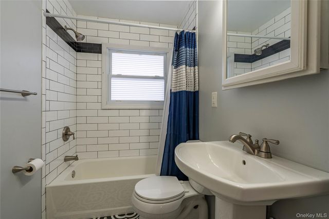 1 Briarwood Crescent, Newburgh, NY 12550