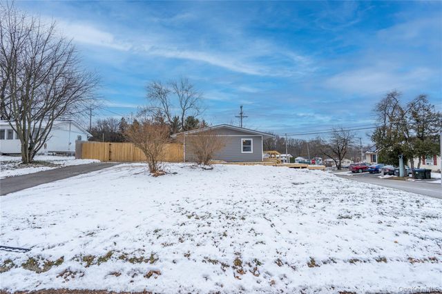 1 Briarwood Crescent, Newburgh, NY 12550