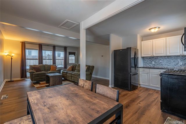 1 Briarwood Crescent, Newburgh, NY 12550