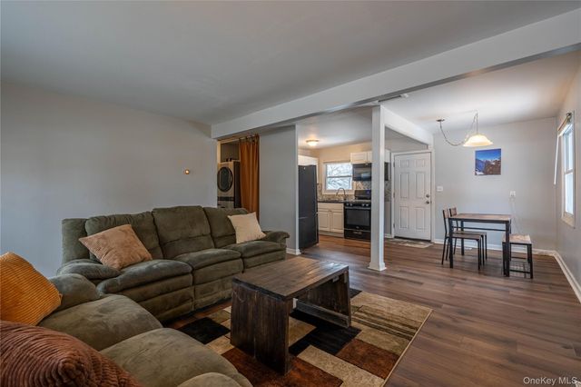 1 Briarwood Crescent, Newburgh, NY 12550