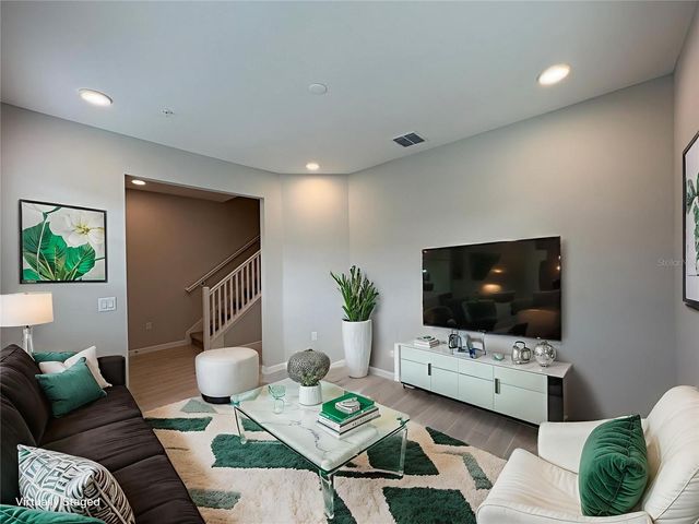 627 POTHOS STREET, Apopka, FL 32703