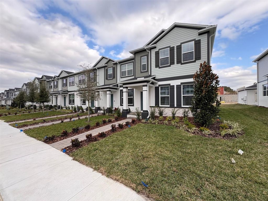 627 POTHOS STREET, Apopka, FL 32703