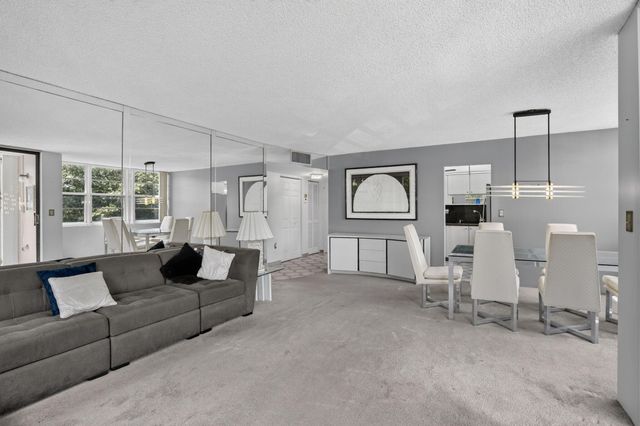 1400 Saint Charles Place 313, Pembroke Pines, FL 33026